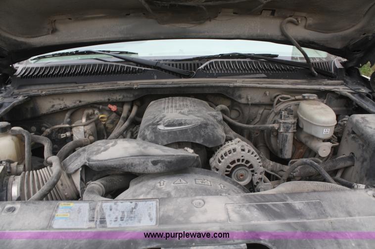 image for item F2674 2003 Chevrolet Silverado 1500 LT Extended Cab pickup truck