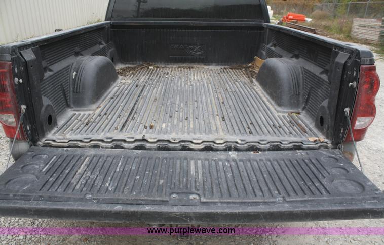 image for item F2674 2003 Chevrolet Silverado 1500 LT Extended Cab pickup truck