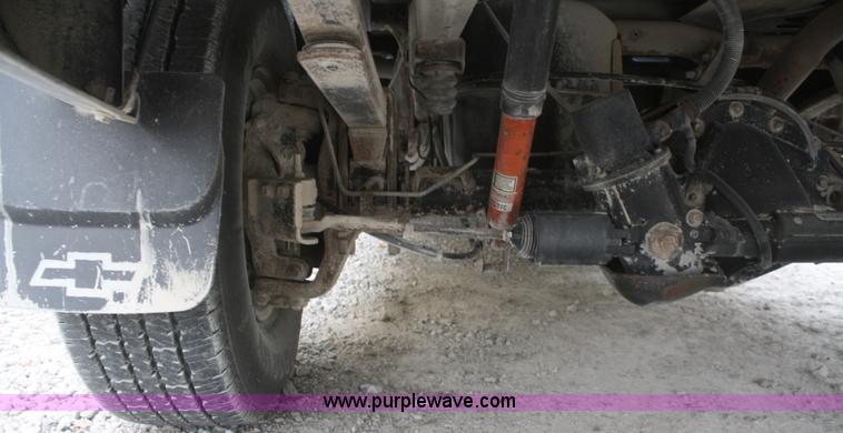 image for item F2674 2003 Chevrolet Silverado 1500 LT Extended Cab pickup truck