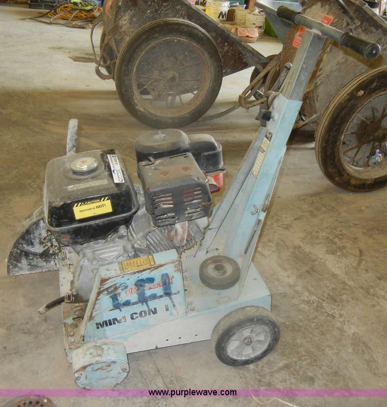 image for item K9928 Diamant Board concrete saw