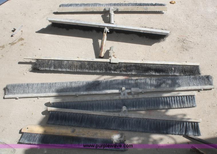 image for item U9524 Assorted concrete tools