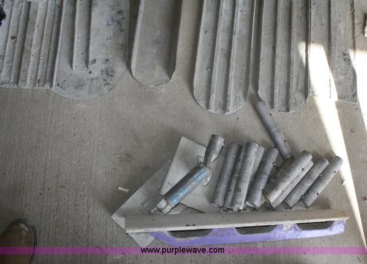 image for item U9524 Assorted concrete tools