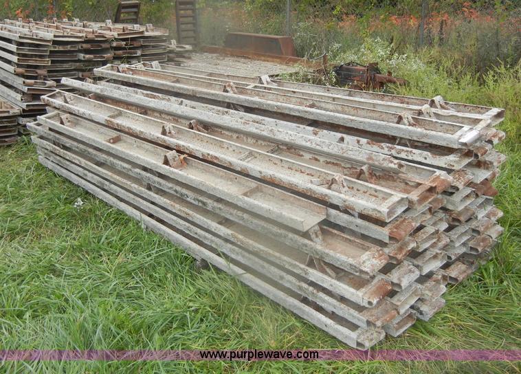 image for item U9535 Assorted steel ridgid concrete forms