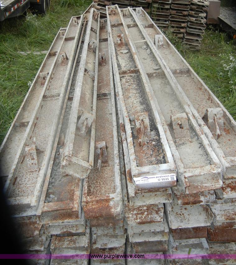 image for item U9535 Assorted steel ridgid concrete forms
