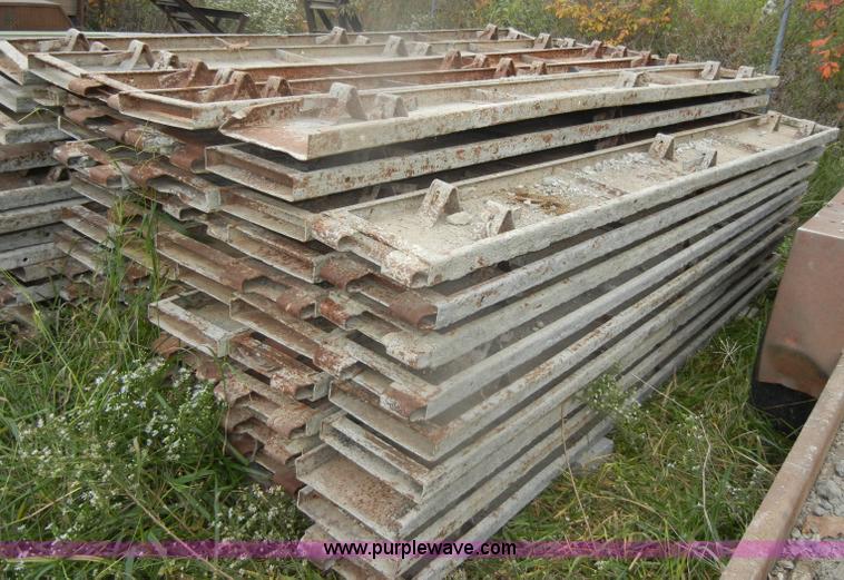 image for item U9535 Assorted steel ridgid concrete forms