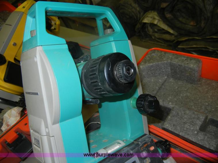 image for item U9545 Sokkia DT500 electronic digital theodolite