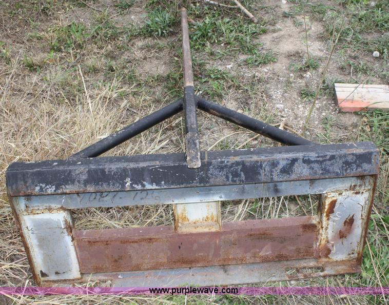 image for item U9583 6' skid steer broom