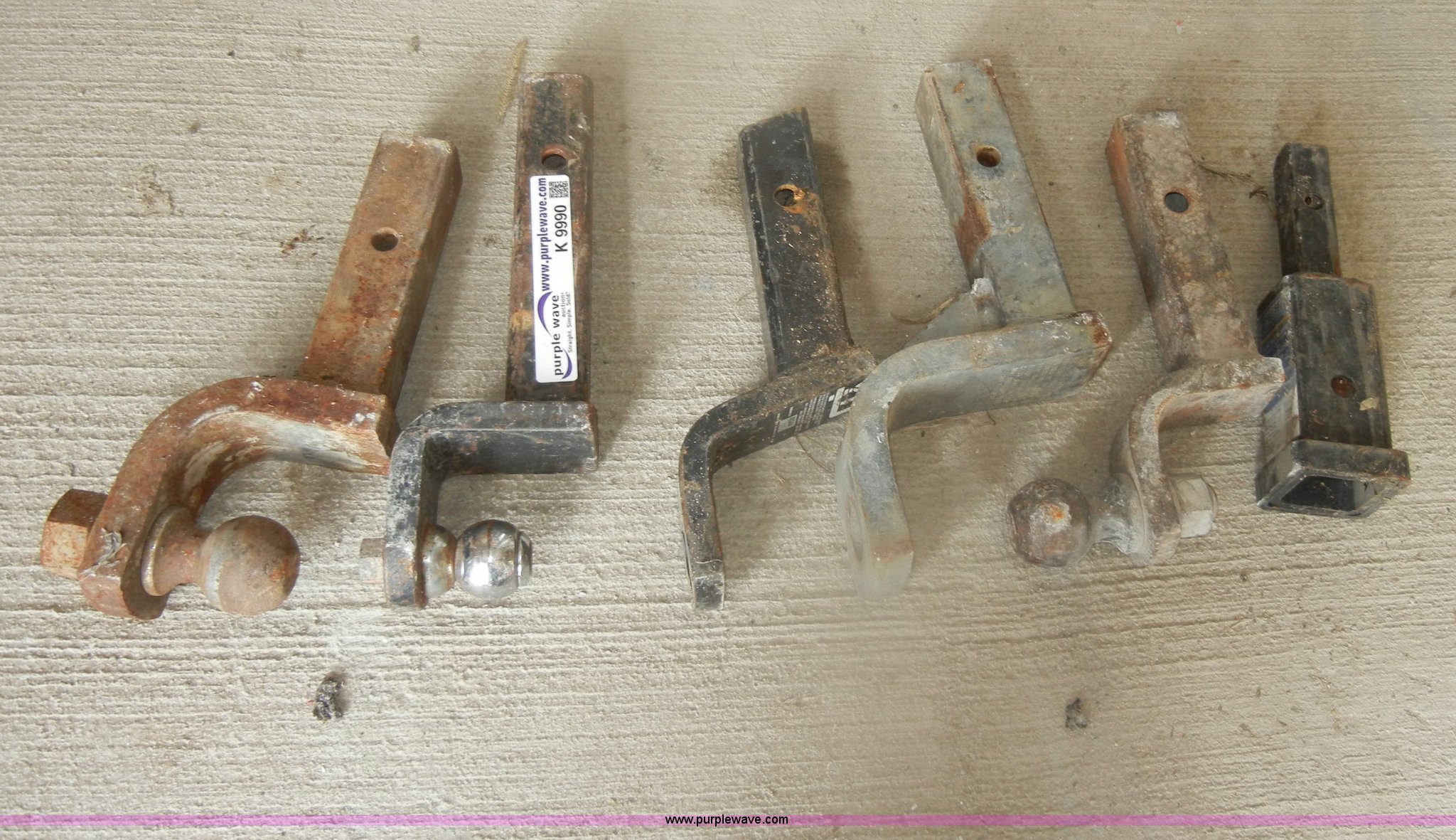 (6) assorted receiver hitches in Lansing, KS Item K9990 sold Purple