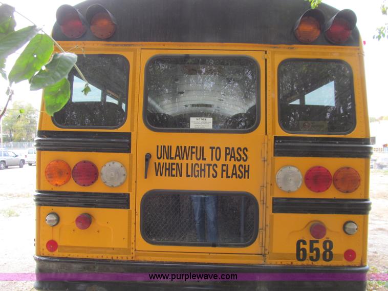 image for item A8366 2002 Thomas Built Saf-T-Liner MVP EF school bus