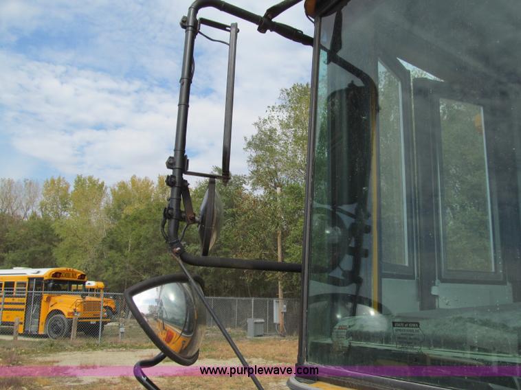 image for item A8366 2002 Thomas Built Saf-T-Liner MVP EF school bus