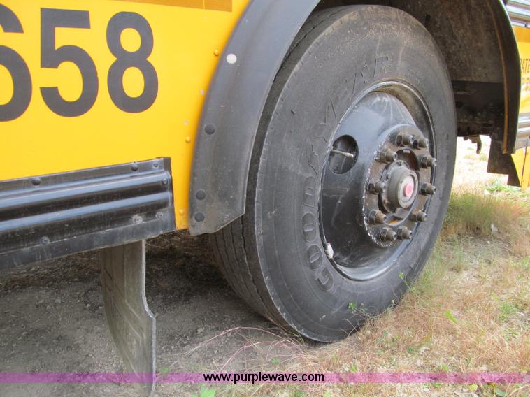 image for item A8366 2002 Thomas Built Saf-T-Liner MVP EF school bus