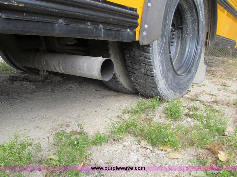 image for item A8366 2002 Thomas Built Saf-T-Liner MVP EF school bus