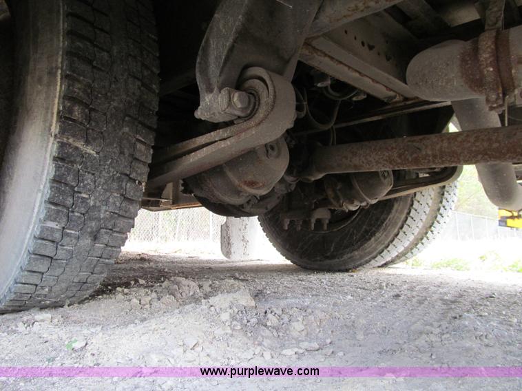 image for item A8366 2002 Thomas Built Saf-T-Liner MVP EF school bus