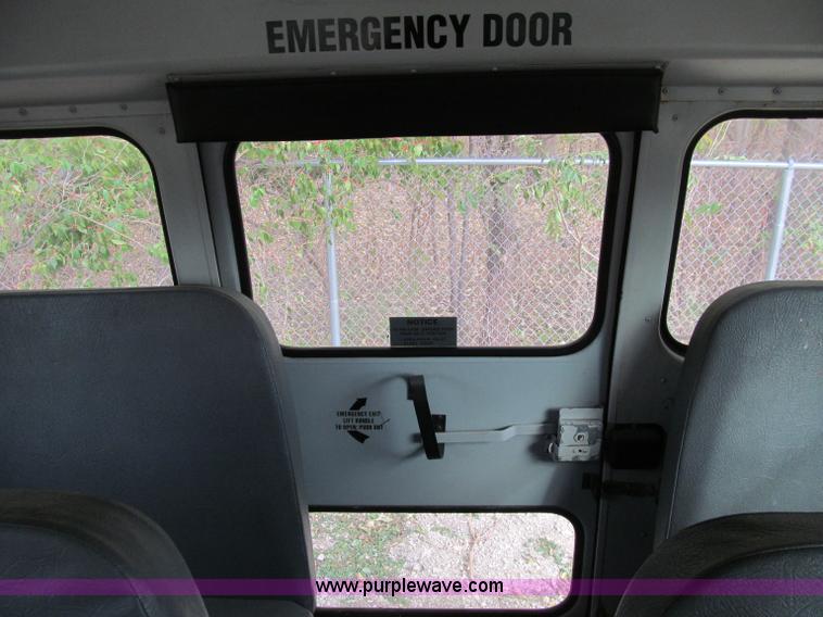 image for item A8366 2002 Thomas Built Saf-T-Liner MVP EF school bus