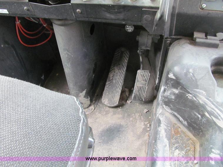 image for item A8366 2002 Thomas Built Saf-T-Liner MVP EF school bus