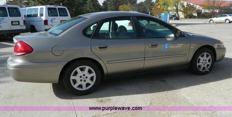 image for item B3936 2004 Ford Taurus SES