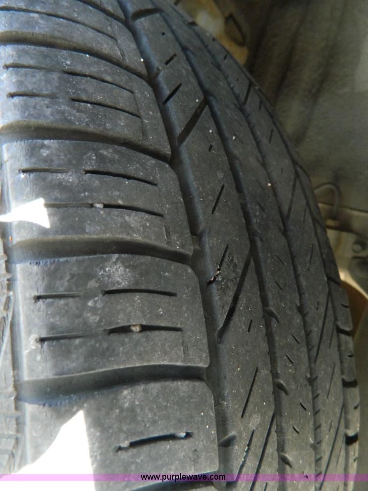 image for item B3936 2004 Ford Taurus SES