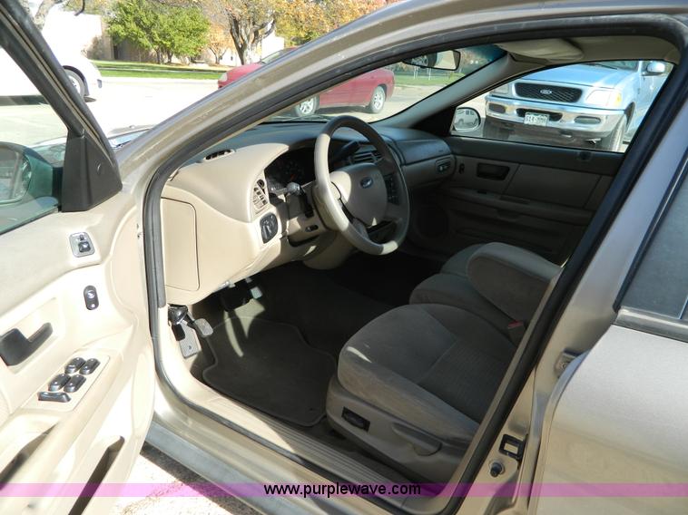 image for item B3936 2004 Ford Taurus SES