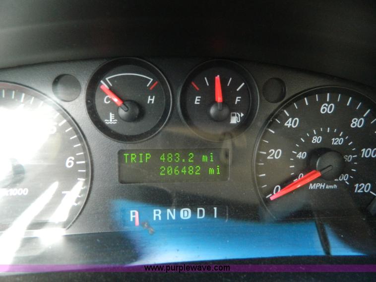 image for item B3936 2004 Ford Taurus SES