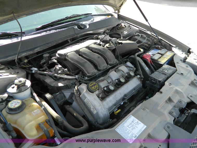 image for item B3936 2004 Ford Taurus SES