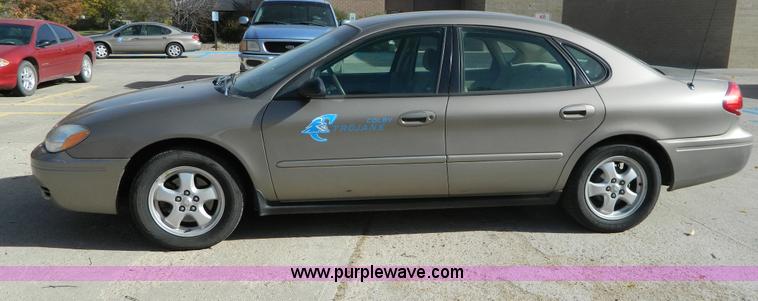 image for item B3937 2007 Ford Taurus SE