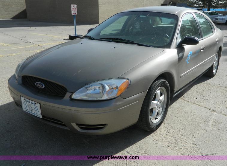 image for item B3937 2007 Ford Taurus SE
