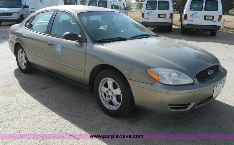 image for item B3937 2007 Ford Taurus SE