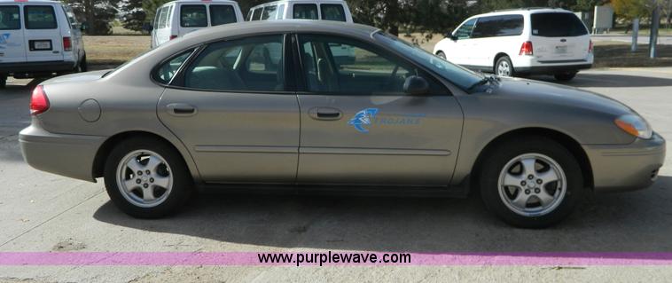 image for item B3937 2007 Ford Taurus SE
