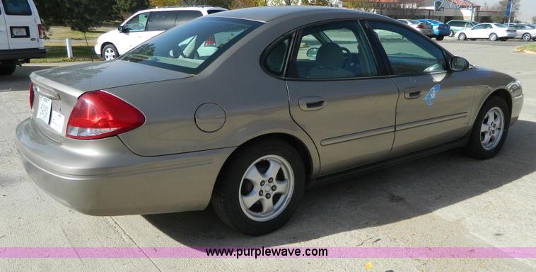 image for item B3937 2007 Ford Taurus SE