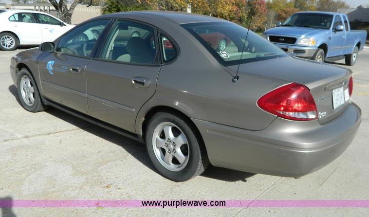 image for item B3937 2007 Ford Taurus SE