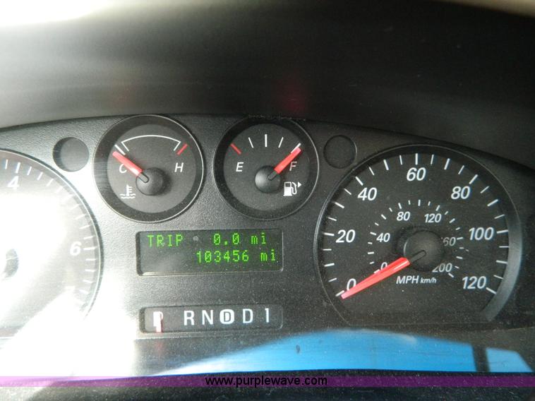 image for item B3937 2007 Ford Taurus SE