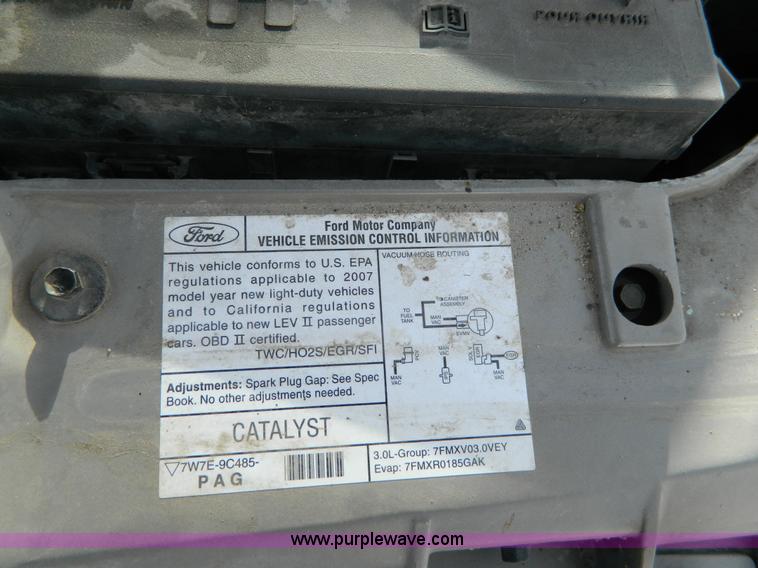 image for item B3937 2007 Ford Taurus SE