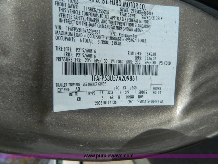 image for item B3937 2007 Ford Taurus SE