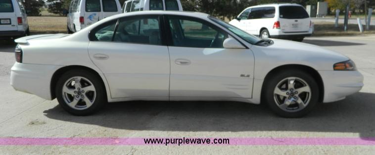 image for item B3939 2004 Pontiac Bonneville SLE