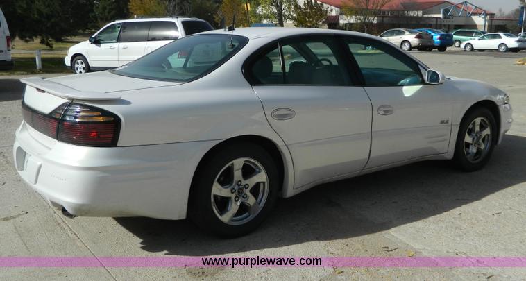 image for item B3939 2004 Pontiac Bonneville SLE