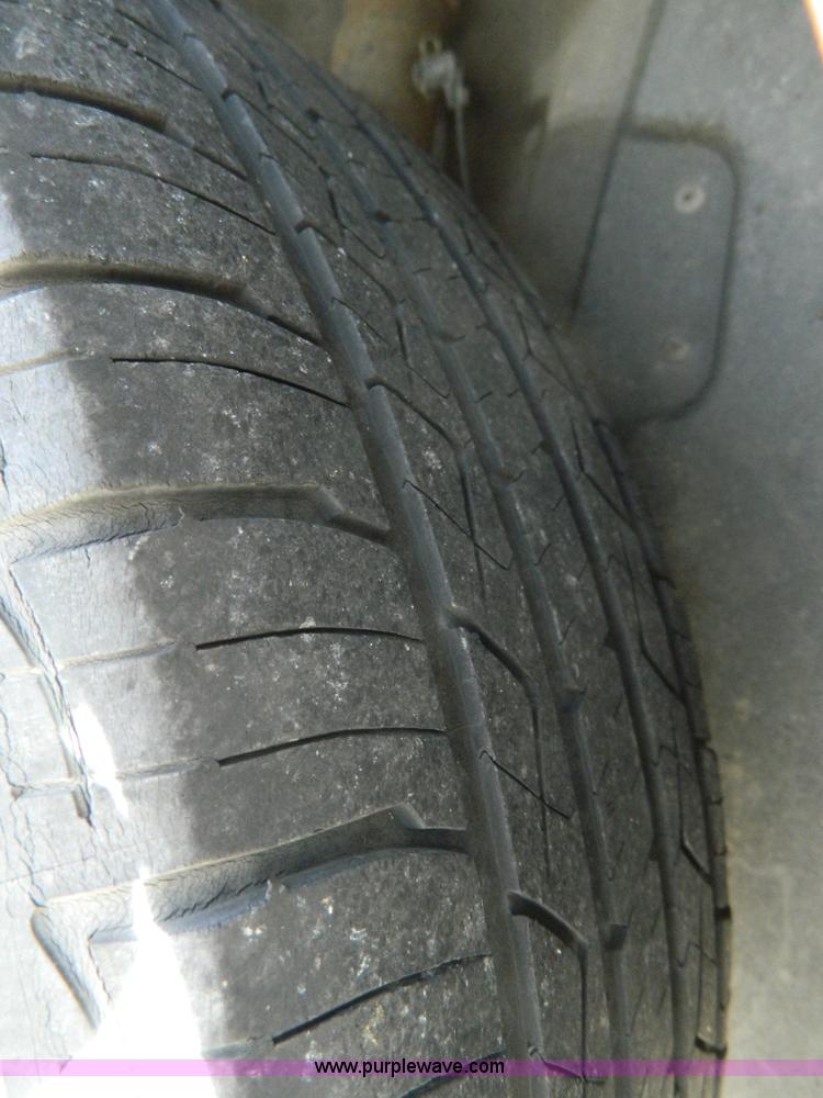 image for item B3939 2004 Pontiac Bonneville SLE