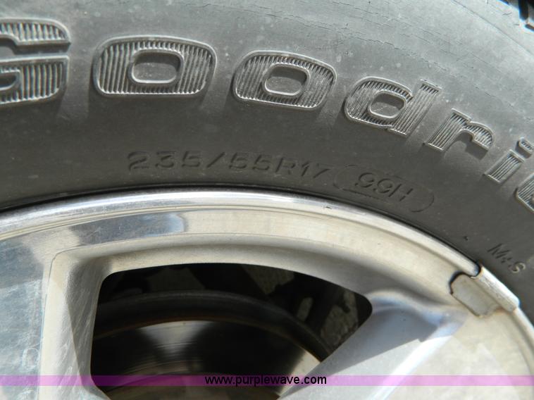 image for item B3939 2004 Pontiac Bonneville SLE