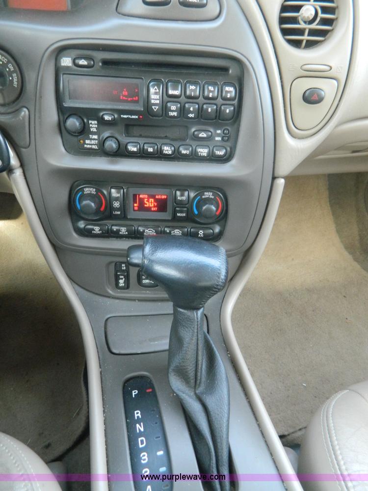 image for item B3939 2004 Pontiac Bonneville SLE