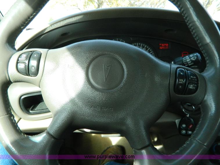 image for item B3939 2004 Pontiac Bonneville SLE