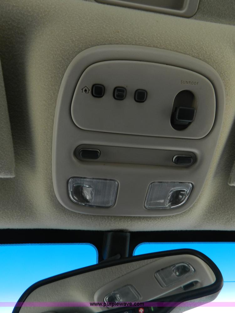 image for item B3939 2004 Pontiac Bonneville SLE