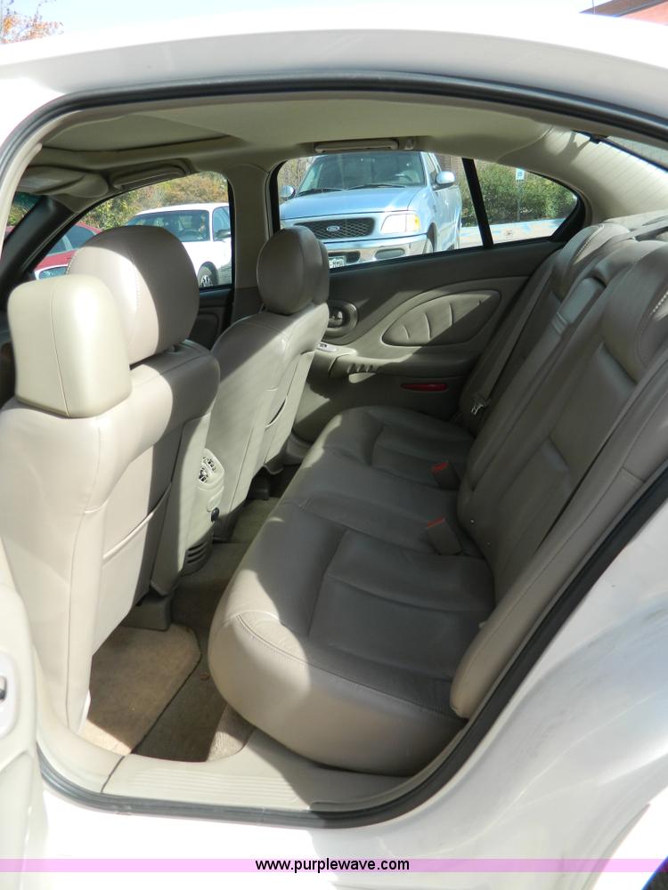 image for item B3939 2004 Pontiac Bonneville SLE