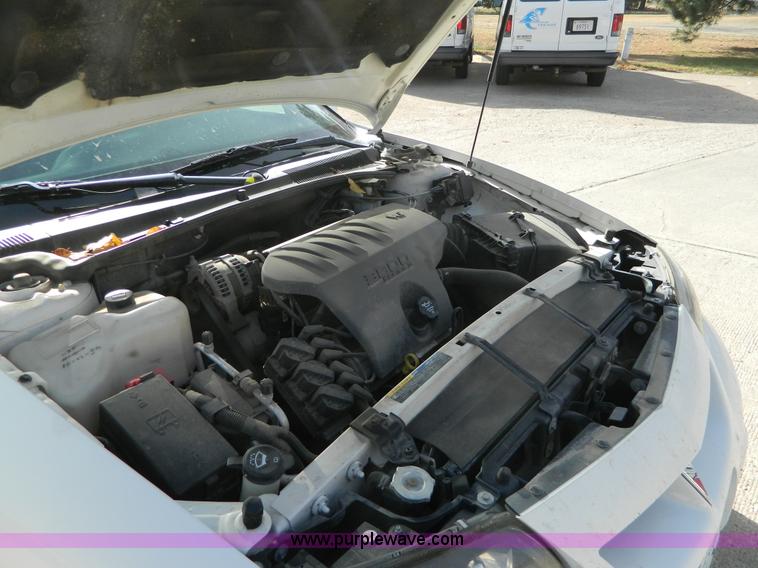 image for item B3939 2004 Pontiac Bonneville SLE