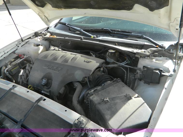 image for item B3939 2004 Pontiac Bonneville SLE
