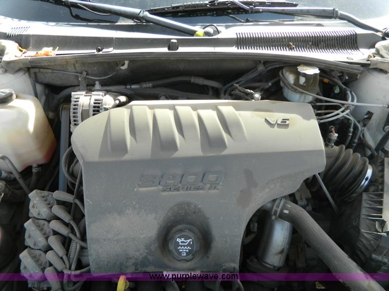 image for item B3939 2004 Pontiac Bonneville SLE