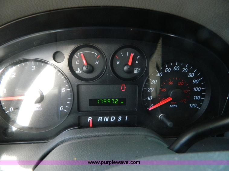 image for item B3940 2004 Ford Freestar SES minivan