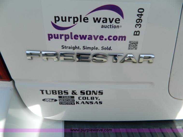 image for item B3940 2004 Ford Freestar SES minivan