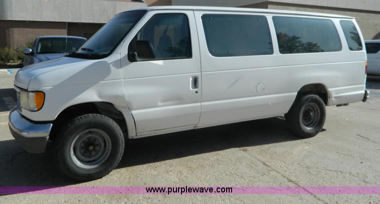 image for item B3941 1994 Ford E350 Super Club Wagon van