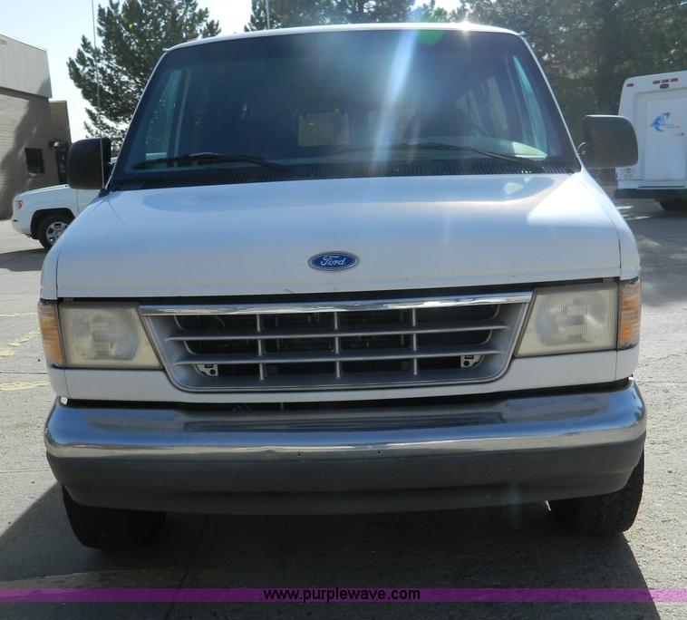 image for item B3941 1994 Ford E350 Super Club Wagon van