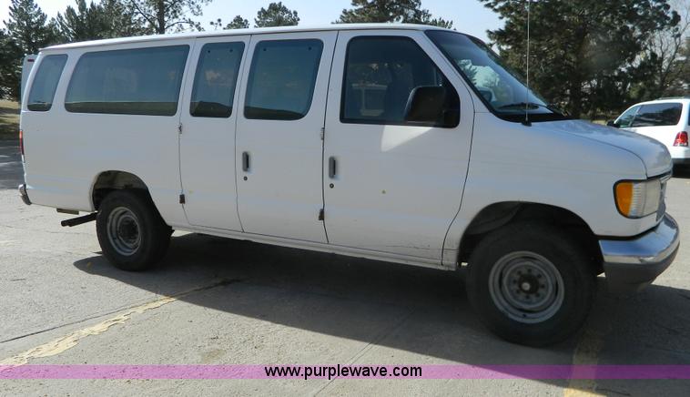 image for item B3941 1994 Ford E350 Super Club Wagon van