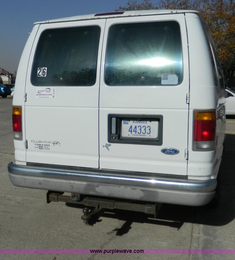 image for item B3941 1994 Ford E350 Super Club Wagon van